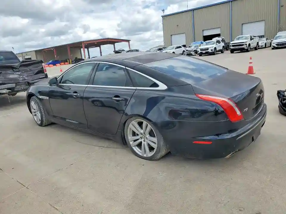 SAJWA1CB3BLV07424 2011 JAGUAR XJ-1
