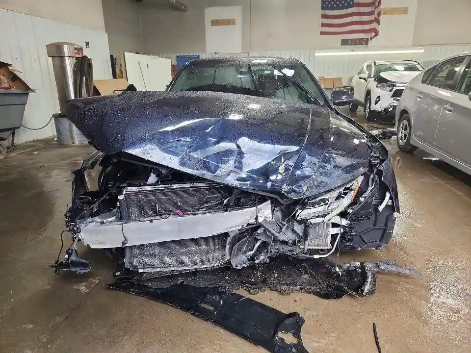 WAU44AFD7HN019758 2017 AUDI A8-4