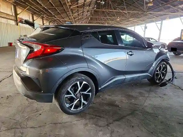 NMTKHMBX0JR034634 2018 TOYOTA C-HR-2