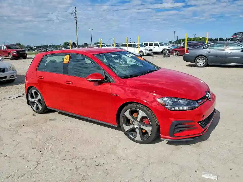 3VW447AUXJM287049 2018 VOLKSWAGEN GTI-3