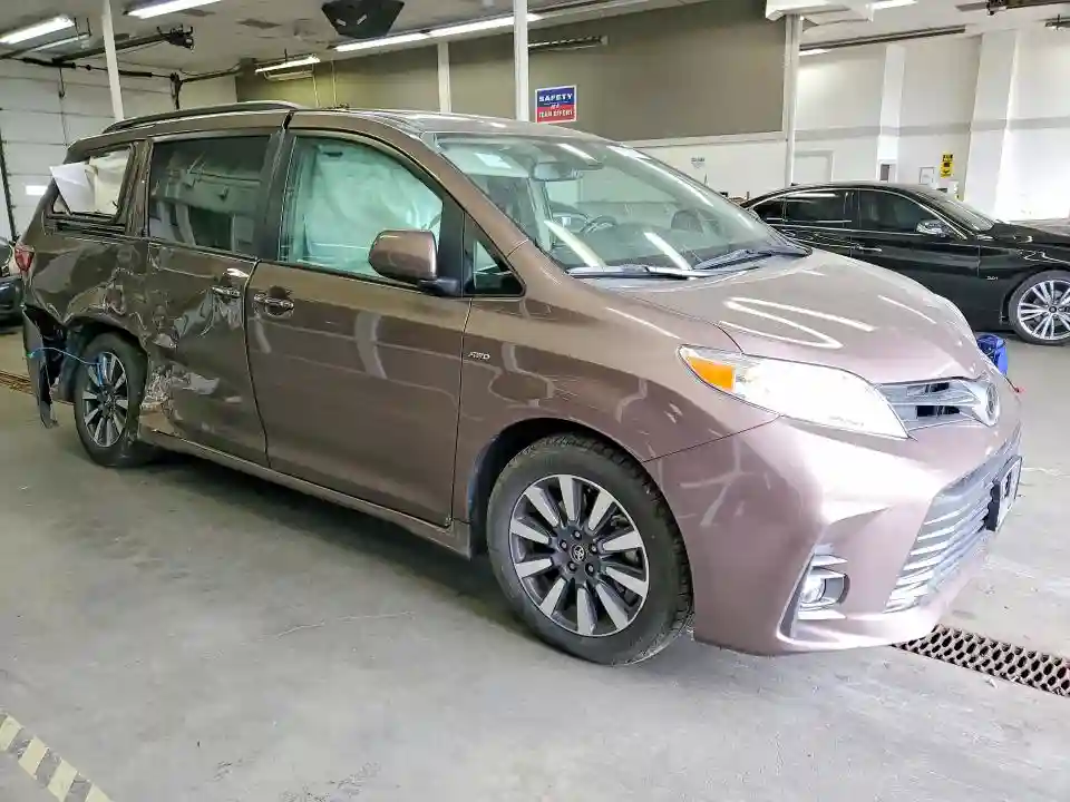 5TDDZ3DC9JS196287 2018 TOYOTA SIENNA-3