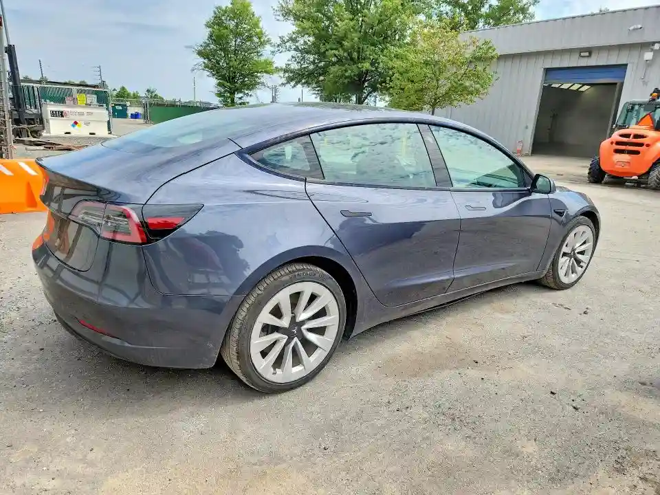 5YJ3E1EA5PF435999 2023 TESLA MODEL 3-2