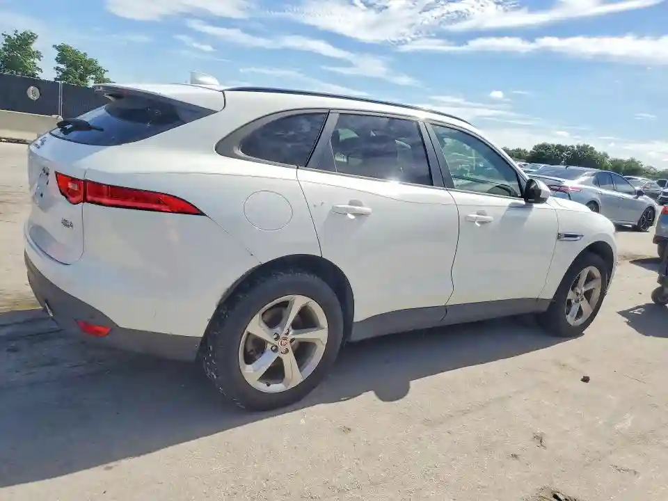 SADCJ2BV4HA067080 2017 JAGUAR F-PACE-2
