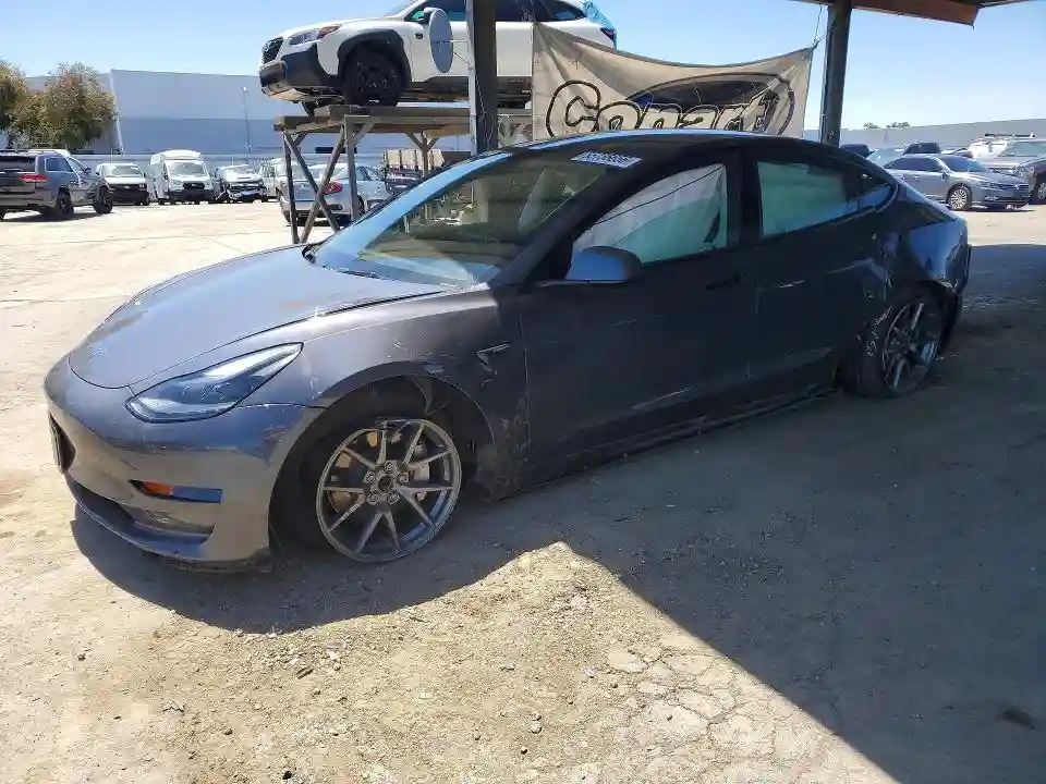5YJ3E1EA4PF667025 2023 TESLA MODEL 3-0
