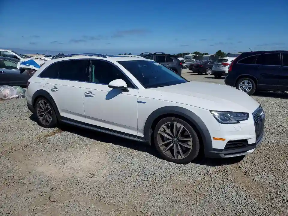 WA17NAF40JA077750 2018 AUDI A4-3