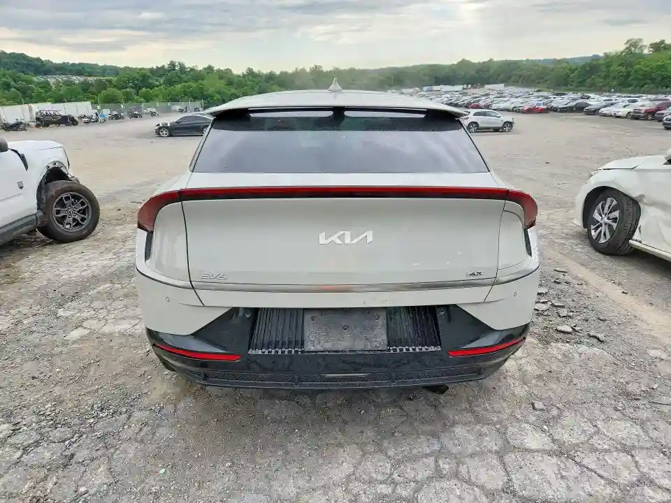 KNDC3DLC3N5043064 2022 KIA ALL OTHER-5
