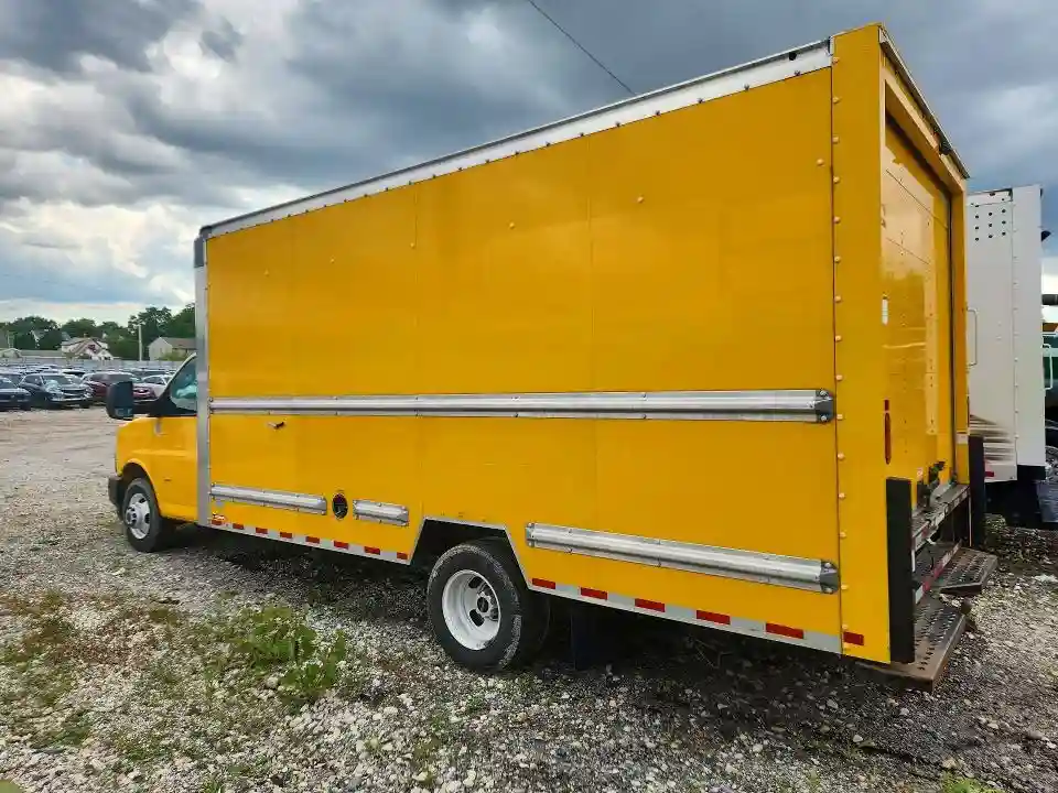 7GZ37TC77MN007770 2021 GMC SAVANA-1