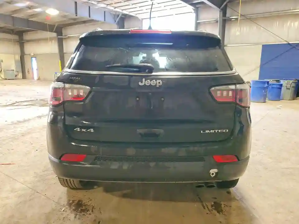 3C4NJDCB6JT113379 2018 JEEP COMPASS-5