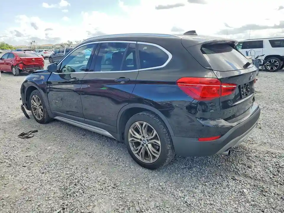 WBXHT3Z39H4A56277 2017 BMW X1-1