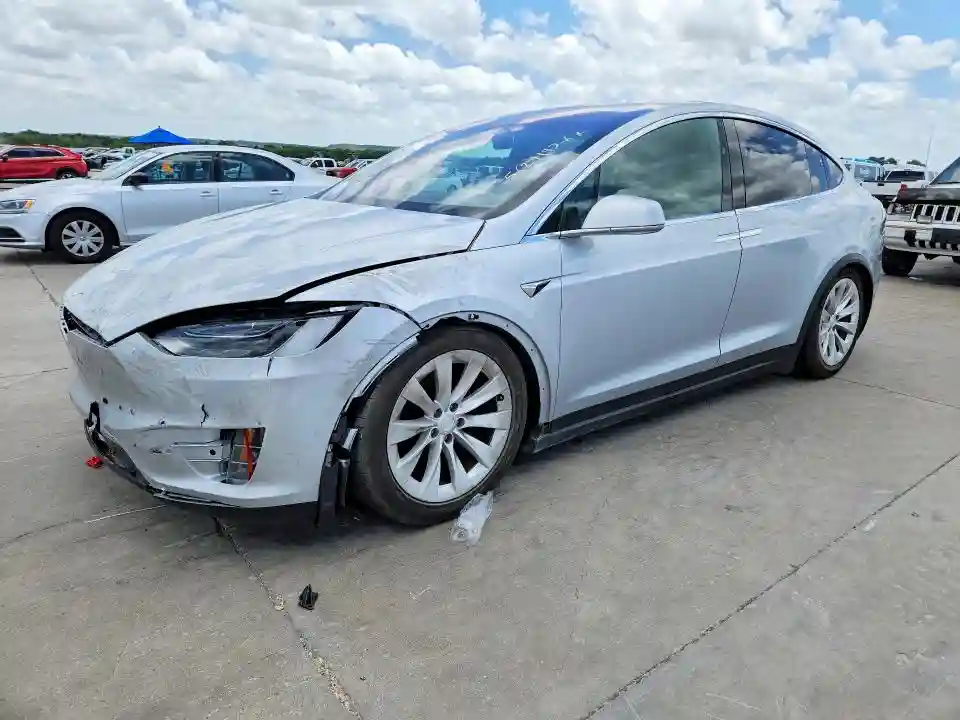 5YJXCDE21JF101252 2018 TESLA MODEL X-0