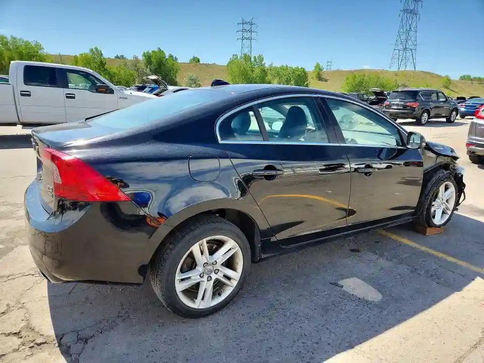 YV1612TK0F1360107 2015 VOLVO S60-2