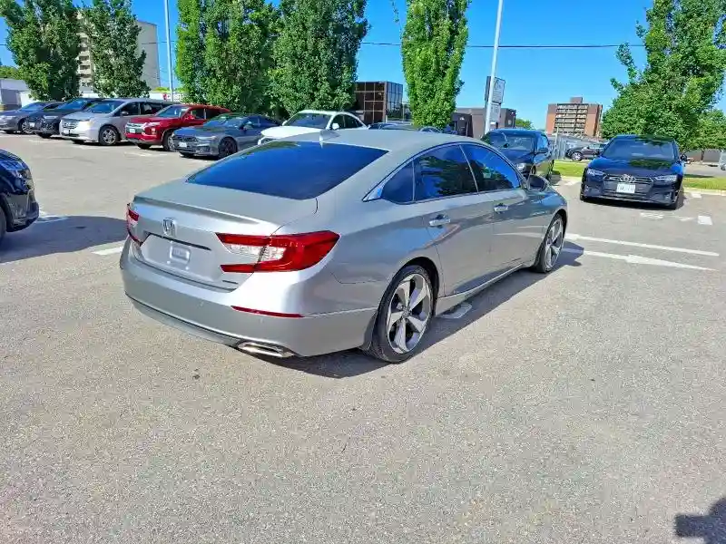 1HGCV1F96JA805394 2018 HONDA ACCORD-3