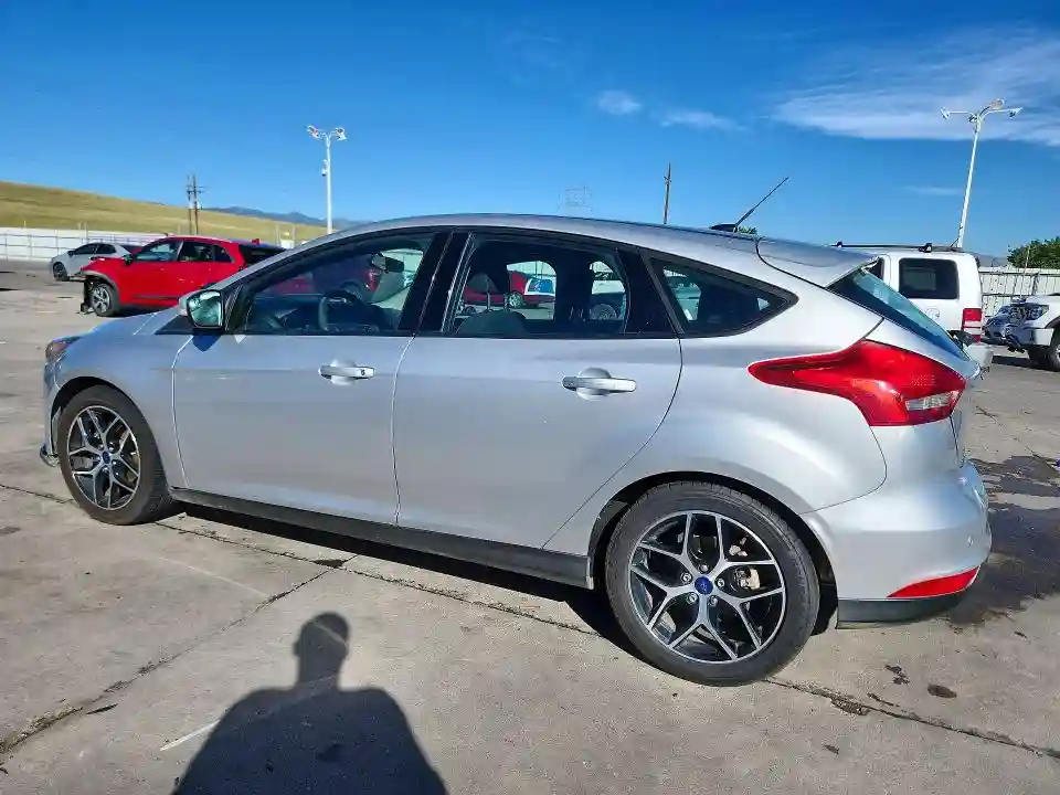1FADP3M21JL211708 2018 FORD FOCUS-1
