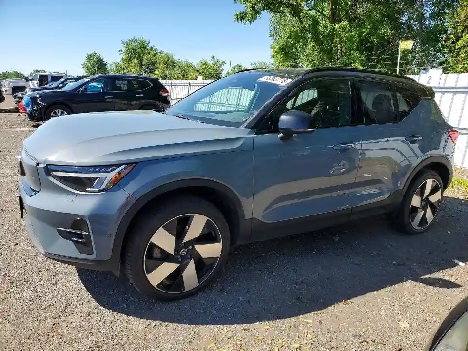 YV4ED3UM2P2948713 2023 VOLVO XC40-0