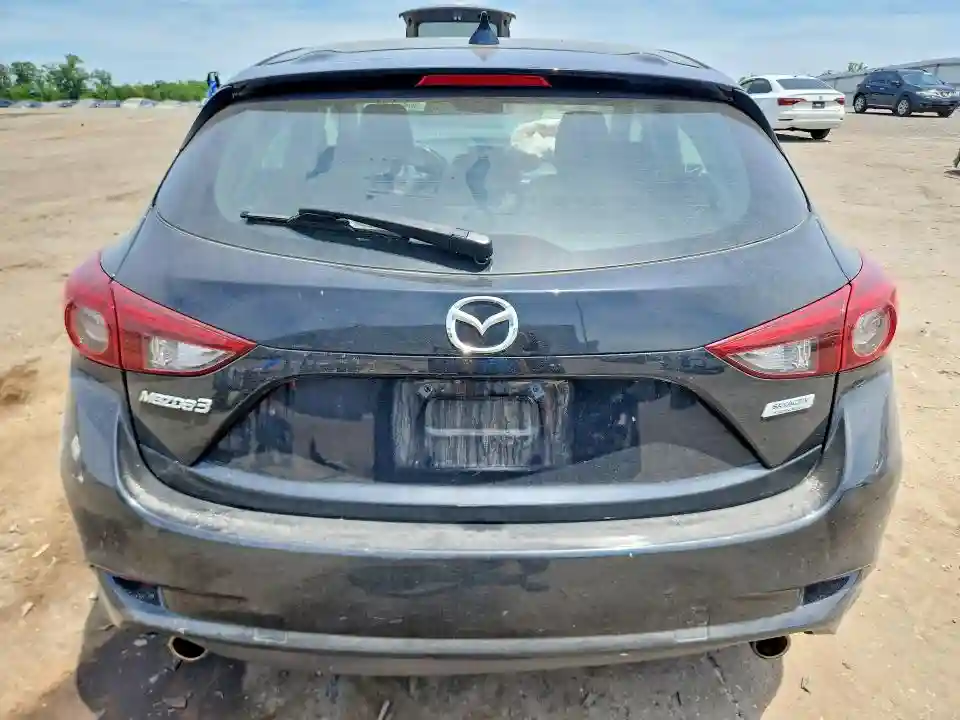 3MZBN1M37JM225449 2018 MAZDA 3-5