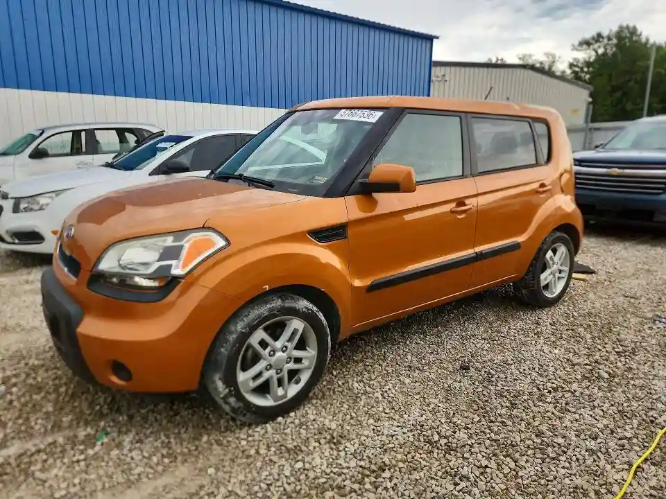 KNDJT2A21B7211063 2011 KIA SOUL-0