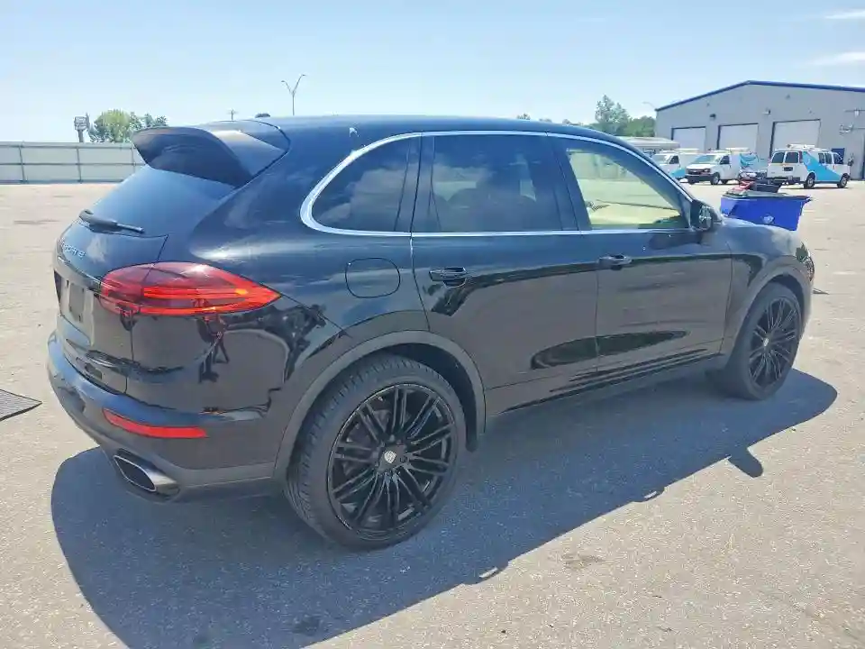 WP1AA2A23GLA03575 2016 PORSCHE CAYENNE-2