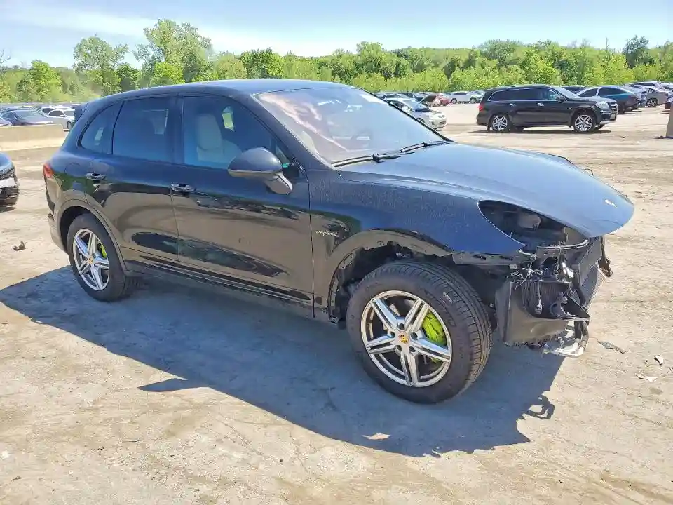WP1AE2A2XGLA16523 2016 PORSCHE CAYENNE-3