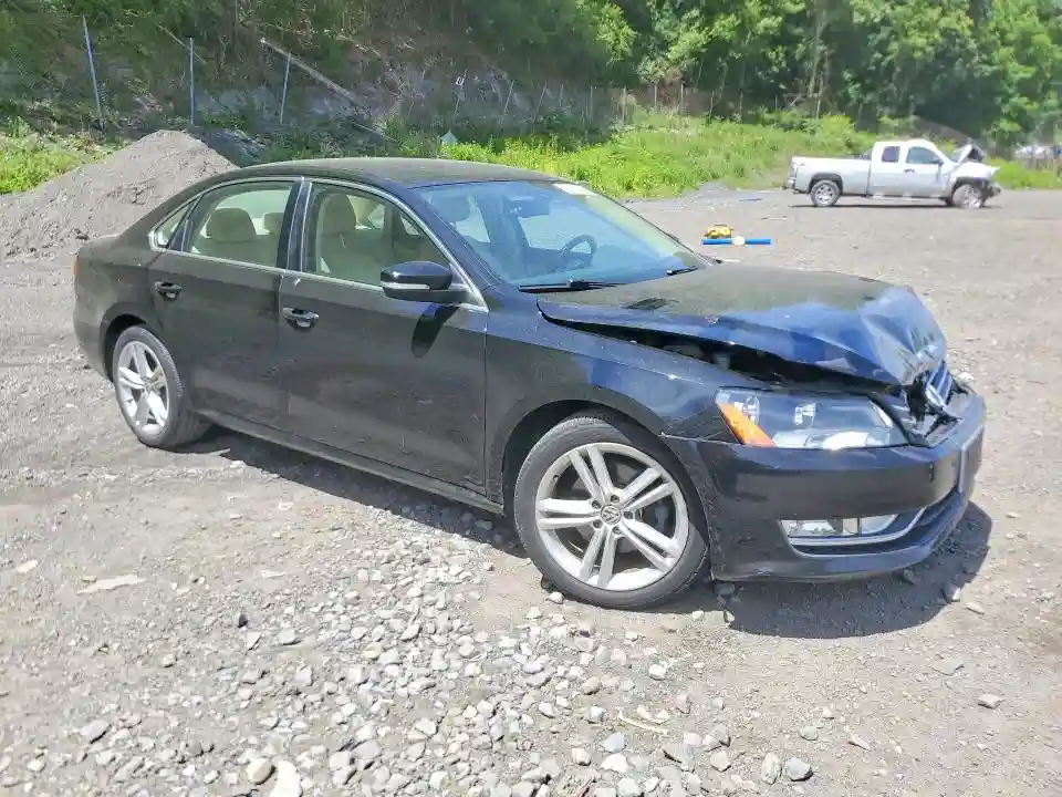 1VWBM7A38EC033622 2014 VOLKSWAGEN PASSAT-3