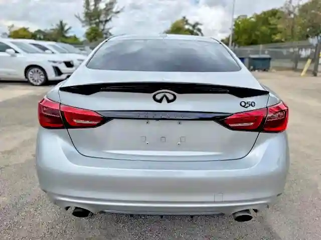 JN1CV7APXJM240091 2018 INFINITI Q50-5