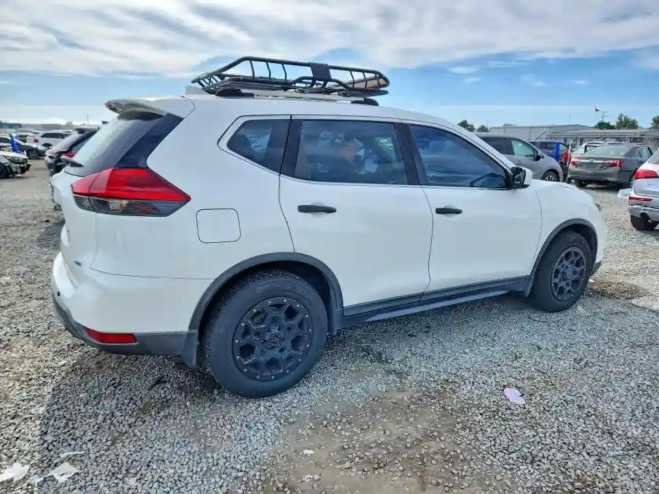 KNMAT2MVXHP547972 2017 NISSAN ROGUE-2