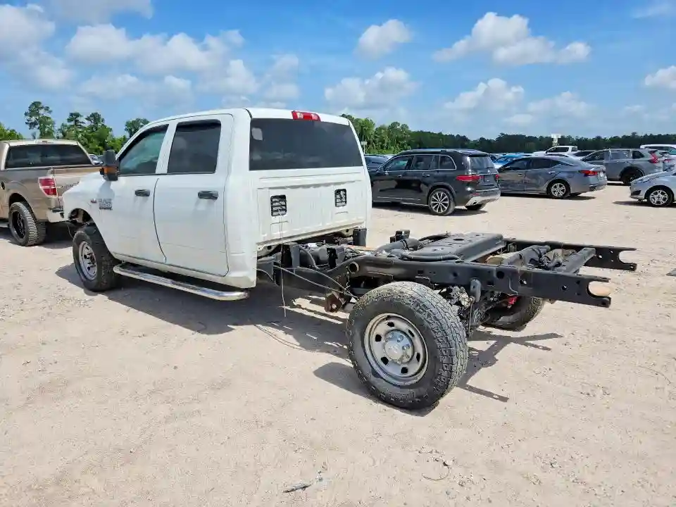 3C6UR5HJ1JG380620 2018 RAM 2500-1