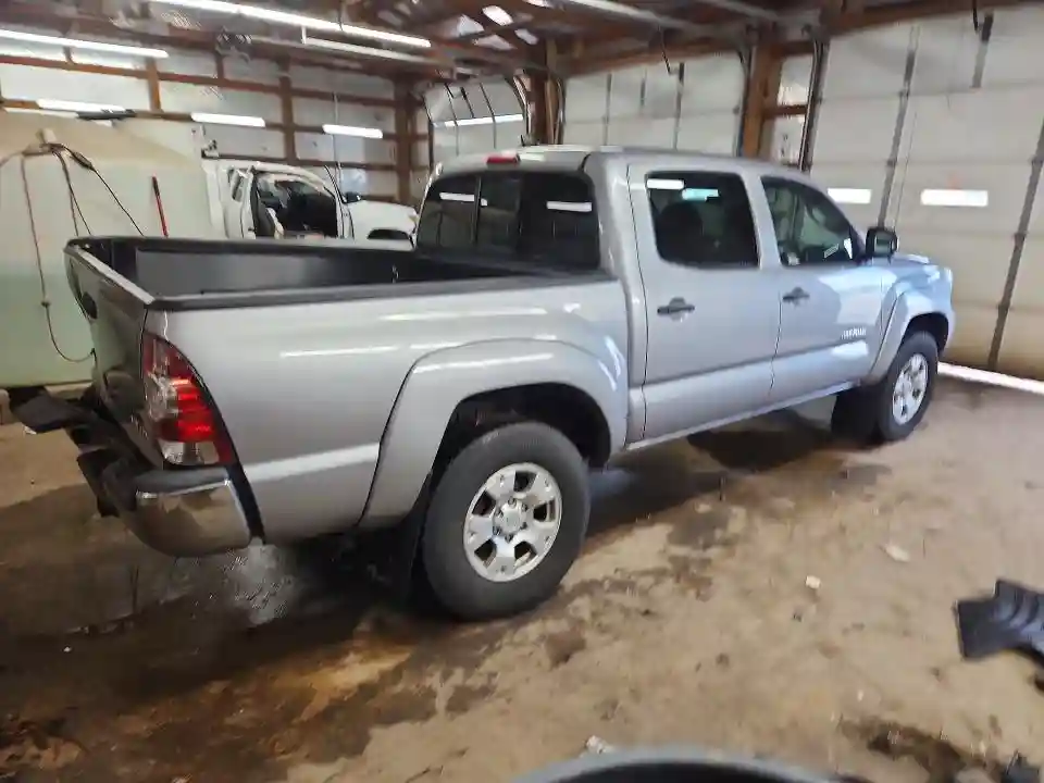 3TMLU4EN7FM174781 2015 TOYOTA TACOMA-2