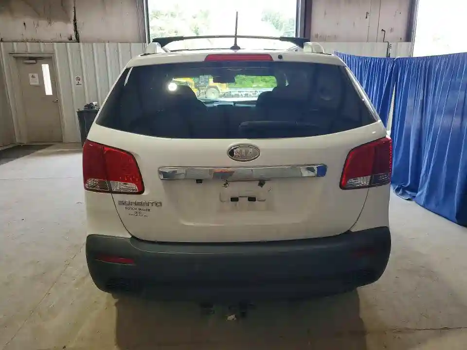 5XYKT4A28DG420645 2013 KIA SORENTO-5