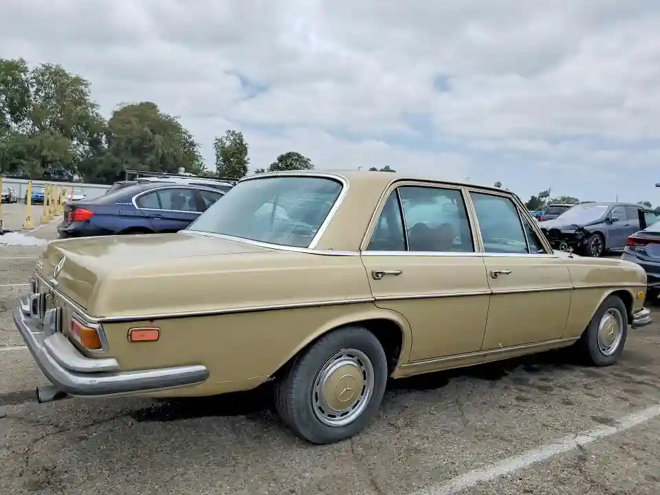 10801812075800 1971 MERCEDES-BENZ 280-2