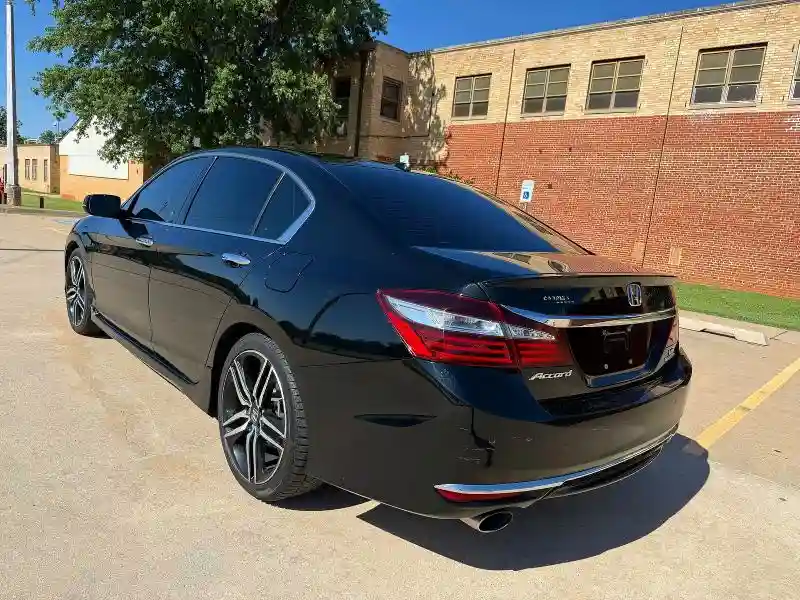 1HGCR3F95GA030921 2016 HONDA ACCORD-2