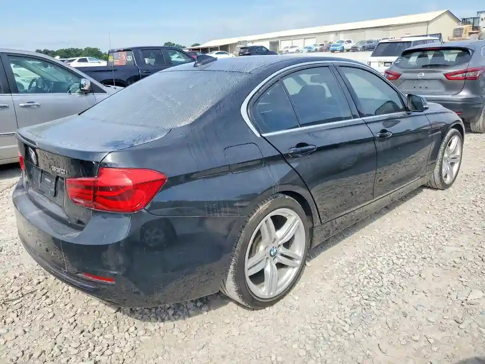 WBA8B9G52JNU97685 2018 BMW 3 SERIES-2