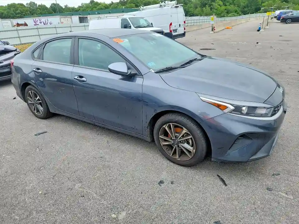3KPF24AD4PE614743 2023 KIA FORTE LXS-3