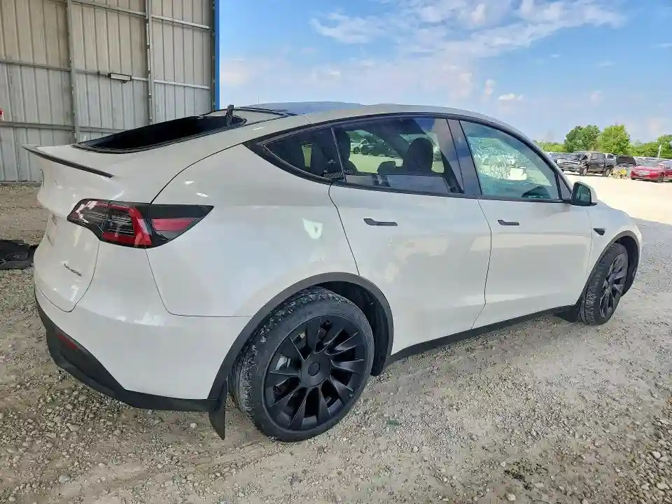 7SAYGDEE3PA207780 2023 TESLA MODEL Y-2