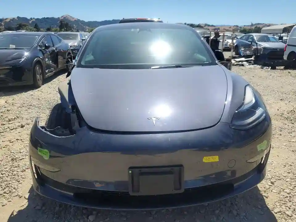 5YJ3E1EA2PF455546 2023 TESLA MODEL 3-4