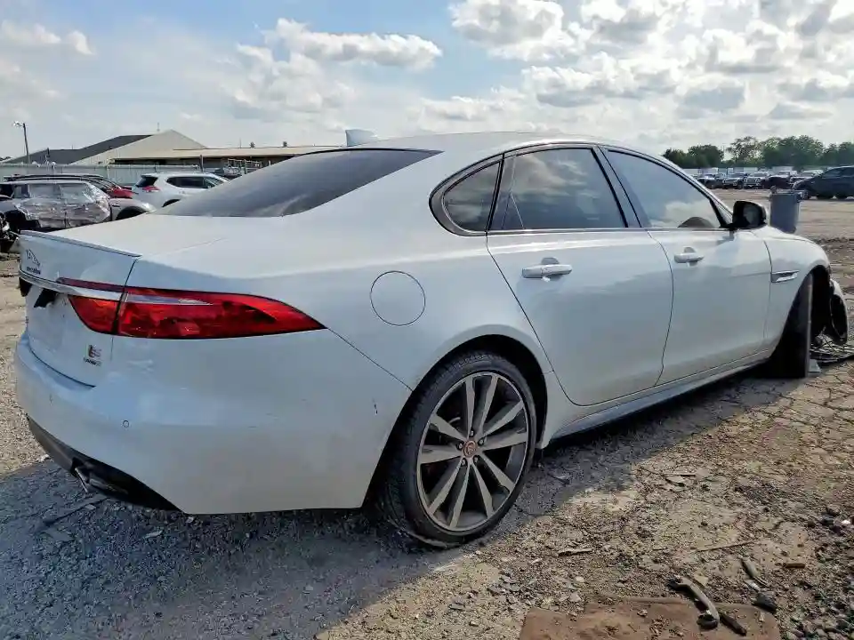 SAJBM4BV8HCY38219 2017 JAGUAR XF-2