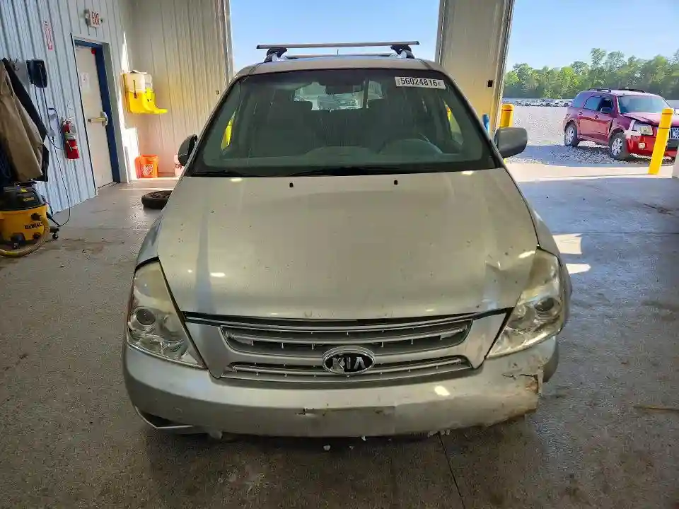 KNDMG4C39A6343348 2010 KIA SEDONA-4
