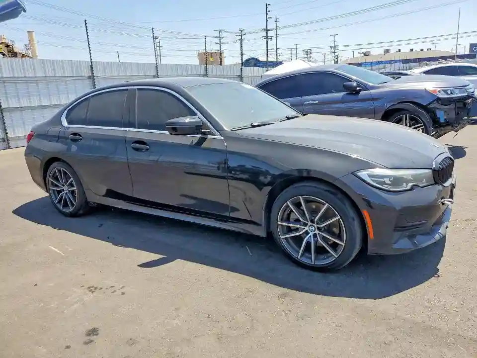 3MW5R1J55K8B00662 2019 BMW 3 SERIES-3