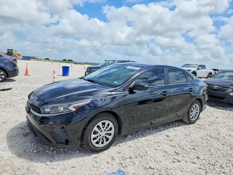 3KPF24AD6PE677519 2023 KIA FORTE-0