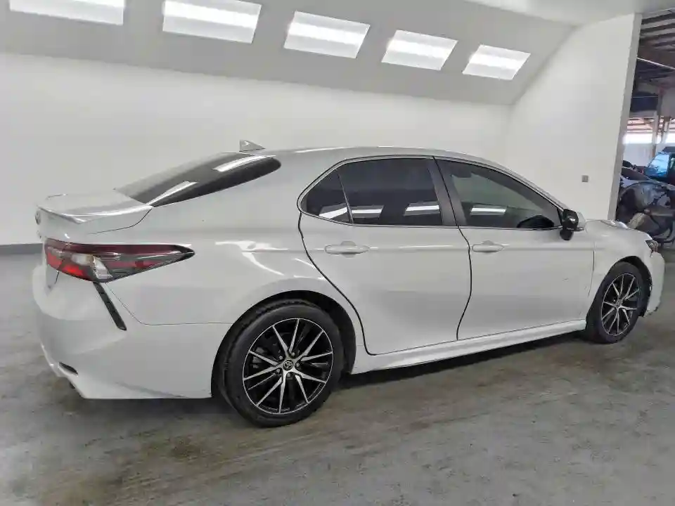 4T1G11AKXNU061806 2022 TOYOTA CAMRY-2