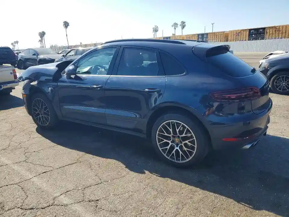 WP1AA2A52JLB14460 2018 PORSCHE MACAN-1