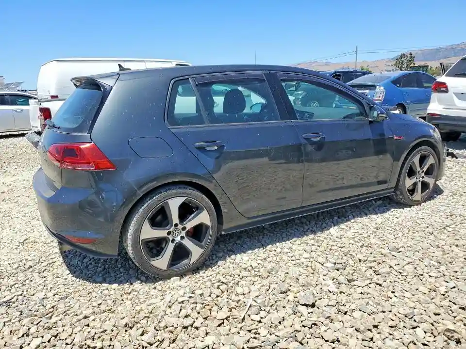 3VW4T7AU9GM065064 2016 VOLKSWAGEN GTI-2