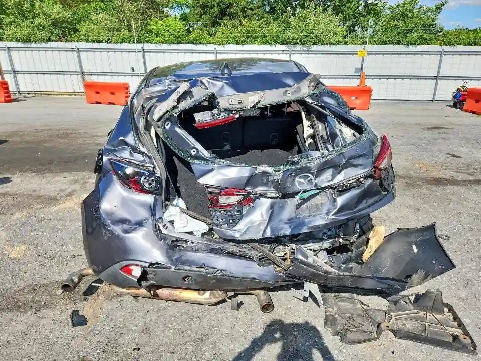 3MZBM1L76FM203070 2015 MAZDA 3-5