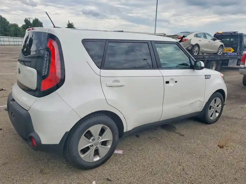 KNDJN2A2XG7843898 2016 KIA SOUL-2