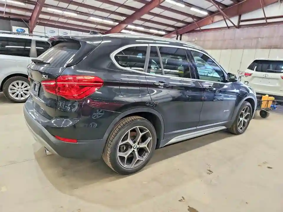 WBXHT3C36J5K28366 2018 BMW X1-2