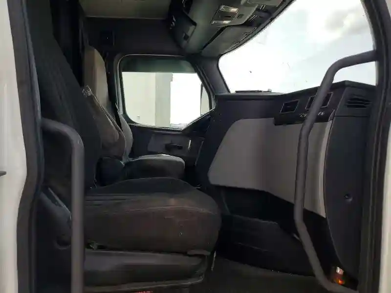 3AKJHHDR4JSJM2627 2018 FREIGHTLINER ALL OTHER-4