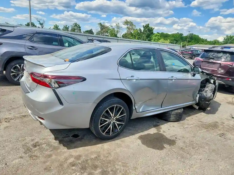 4T1T11BK3NU061207 2022 TOYOTA CAMRY-2