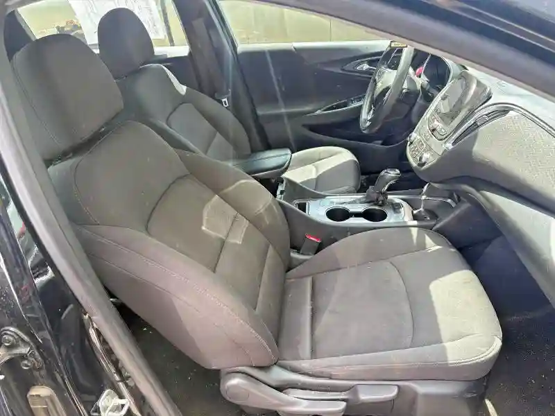 1G1ZD5ST3LF108283 2020 CHEVROLET MALIBU-4