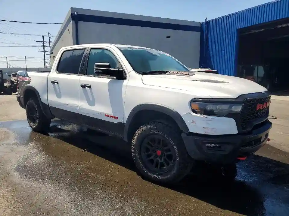 1C6SRFLP7SN570486 2025 RAM 1500-3