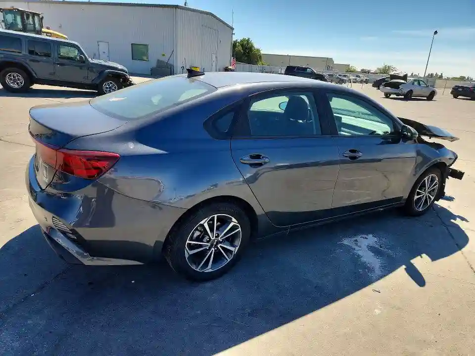 3KPF24ADXNE478177 2022 KIA FORTE-2