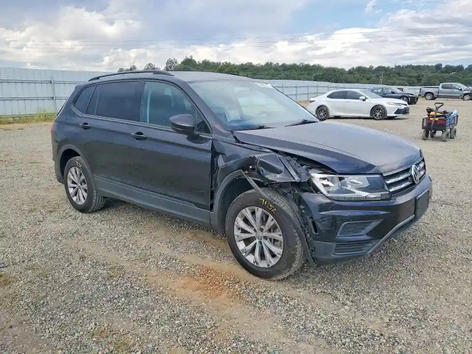 3VV1B7AX0LM058843 2020 VOLKSWAGEN TIGUAN-3